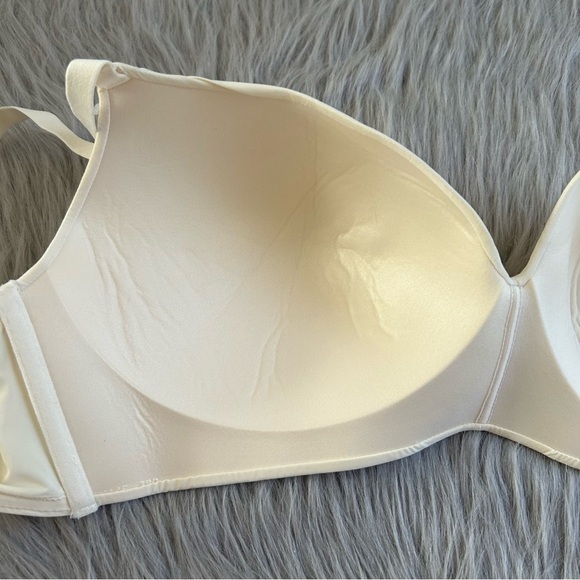 Secret Treasures Bra‎ Womens Size 36DD White Wireless Thin Padding Back Closure - Picture 6 of 7